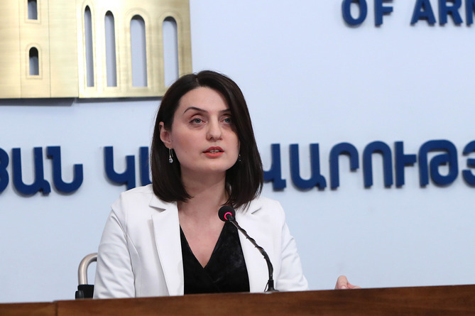 Նախարարը հայտնել է արտակարգ դրության ժամանակ բազմազավակ ընտանիքներին տրվող օգնության մասին (ՎԻԴԵՈ) Նախարարը հայտնել է արտակարգ դրության ժամանակ բազմազավակ ընտանիքներին տրվող օգնության մասին (ՎԻԴԵՈ)