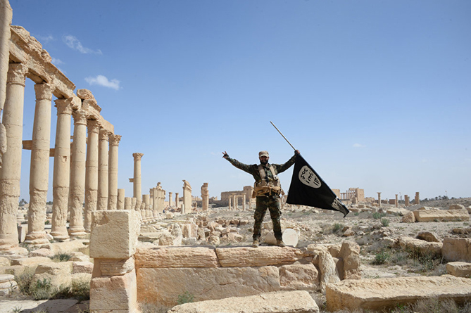 Боевики ИГ разрушили часть Римского театра и всемирно известный Тетрапилон в Пальмире