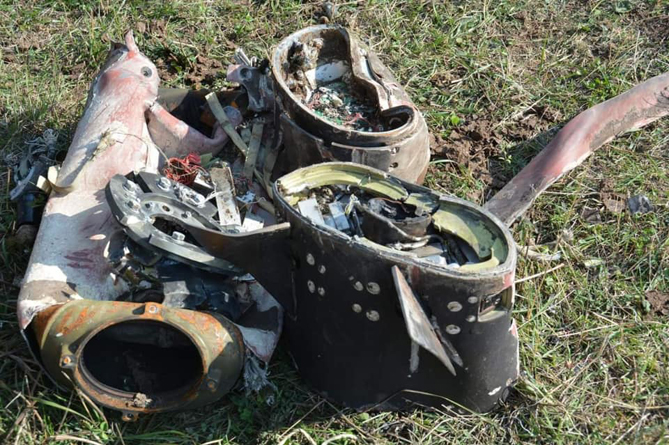 Близ Степанакерта обнаружена выпущенная Азербайджаном запрещенная кассетная ракета с более чем 260 осколочными бомбами (ФОТО)