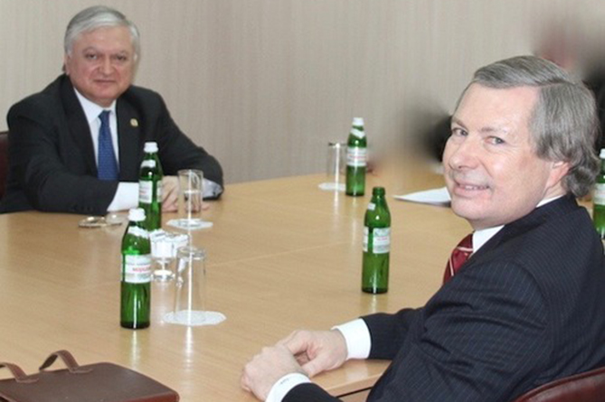 Джеймс Уорлик назвал "прекрасными" обсуждения карабахского урегулирования с главой МИД Армении