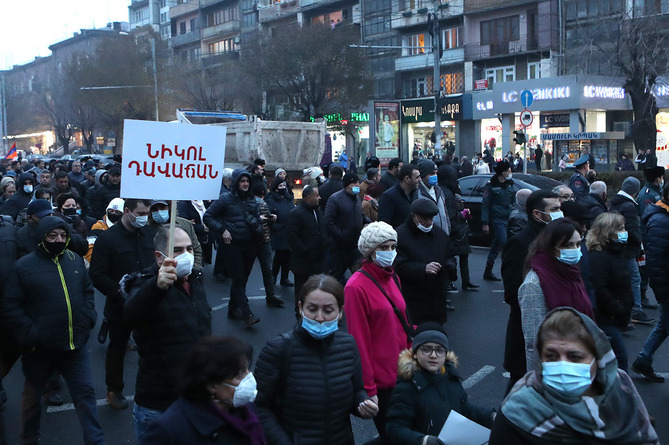 «Арест Пашиняна – вопрос времени»: оппозиция отложила протестную акцию, чтобы не мешать следствию по уголовному делу о госизмене