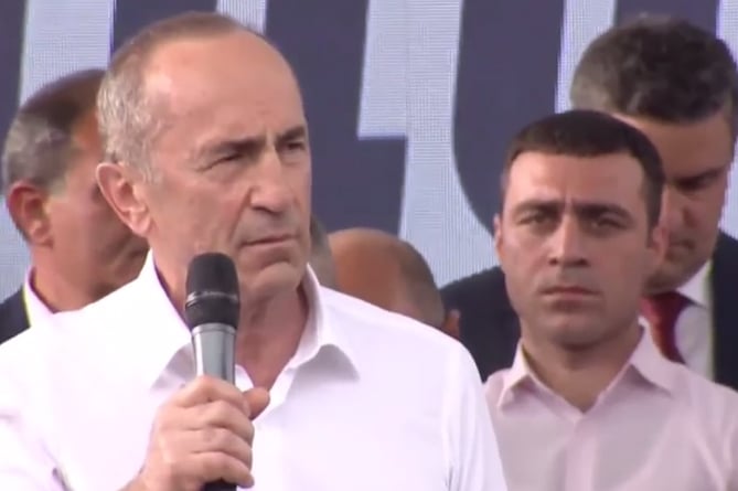 Քոչարյանը նշել է Հայաստանի առջև ծառացած երեք գլխավոր խնդիրները (ՎԻԴԵՈ) Քոչարյանը նշել է Հայաստանի առջև ծառացած երեք գլխավոր խնդիրները (ՎԻԴԵՈ)