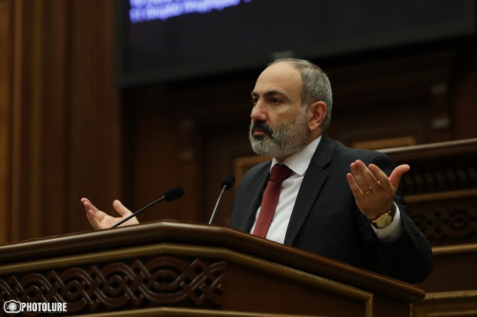 Пашинян ответил на обвинения в том, что он "сдает Арцах"