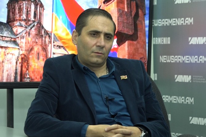 Азербайджану нужно срочно документально закрепить согласие Армении на уничтожение Арцаха – политолог