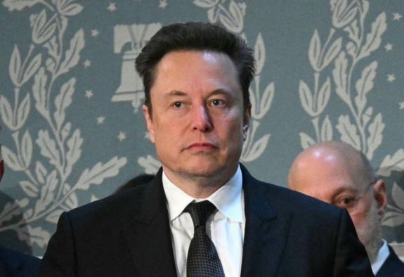 Илон Маск может покинуть пост гендиректора Tesla