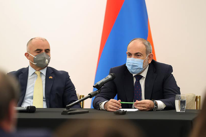 Пашинян указал на императив открытия эры мирного развития для решения всех проблем (ФОТО) Пашинян указал на императив открытия эры мирного развития для решения всех проблем (ФОТО)