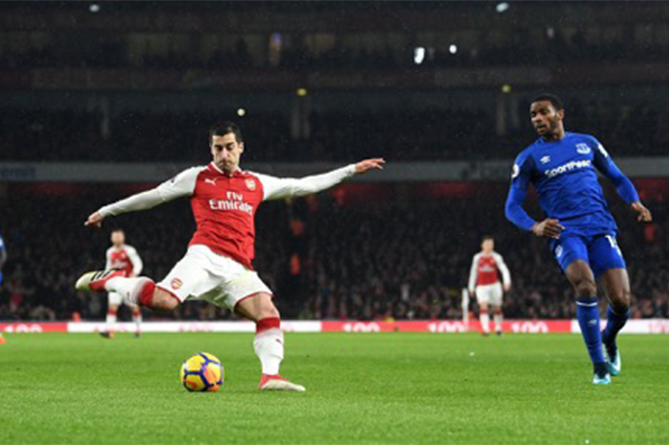 Мхитарян идет напролом: третья голевая передача в матче с "Эвертоном"