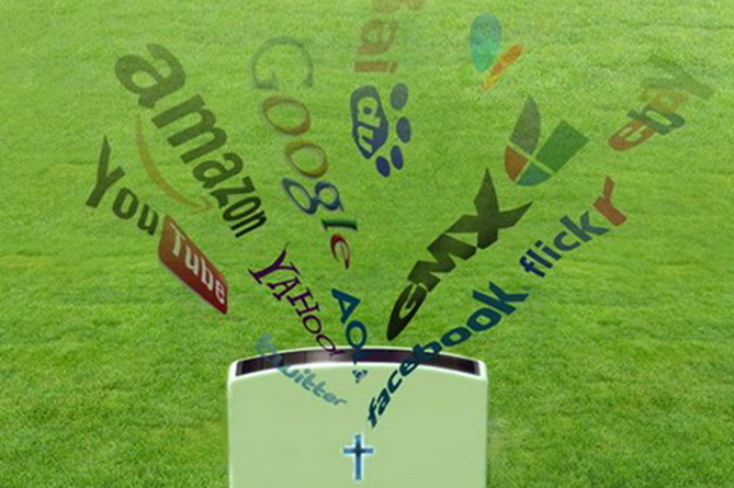 Первое в мире цифровое надгробие установлено в Словении (ФОТО) 