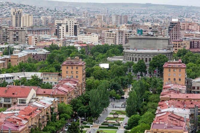 В Ереване число высаженных деревьев планируется довести до 25 тысяч к маю В Ереване число высаженных деревьев планируется довести до 25 тысяч к маю