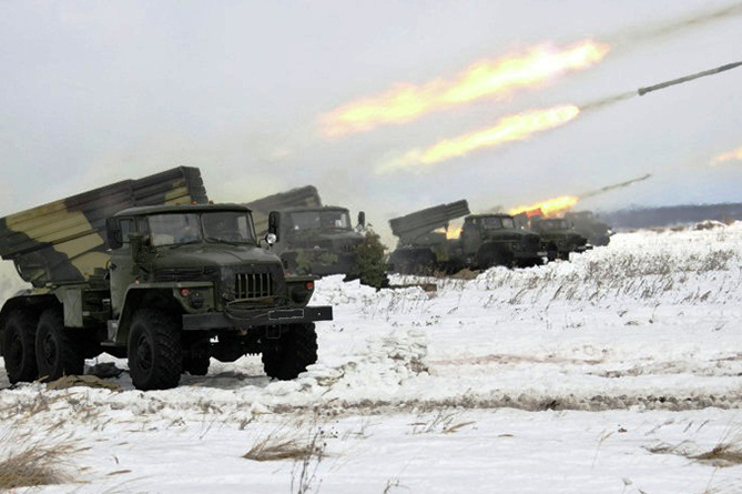 Российские артиллеристы приступили к полевым занятиям на высокогорном полигоне в Армении