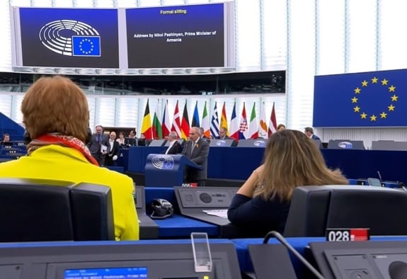 ՀՀ-ն պատրաստ է հենց այսօր ապահովել Ադրբեջանի արևմտյան շրջանների և Նախիջևանի միջև ավտոմոբիլային կապը․ Փաշինյան 