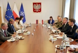 Армения и Польша обсуждают сотрудничество в сфере обороны