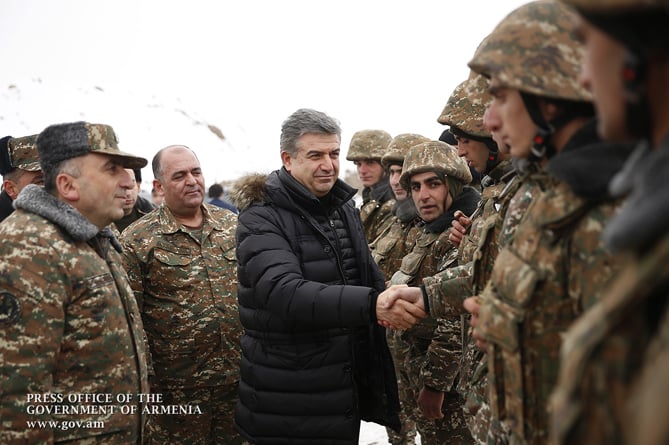 Премьер Армении: народ гордится солдатами, с честью и ответственностью стоящими на страже границ Премьер Армении: народ гордится солдатами, с честью и ответственностью стоящими на страже границ
