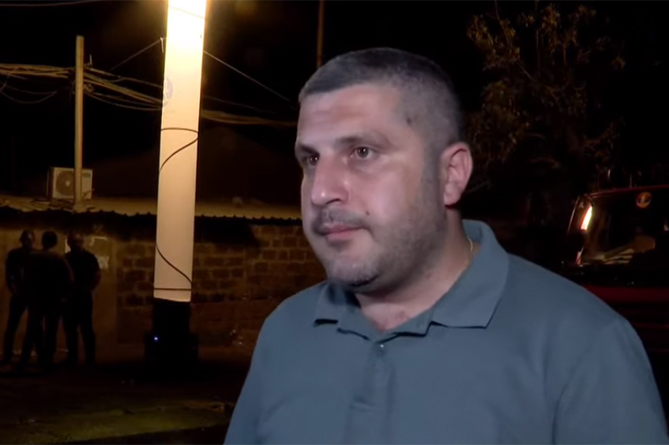 «Важна каждая секунда»: глава МЧС – о поисках на территории, где был слышен голос под завалами в ТЦ «Сурмалу» в Ереване «Важна каждая секунда»: глава МЧС – о поисках на территории, где был слышен голос под завалами в ТЦ «Сурмалу» в Ереване