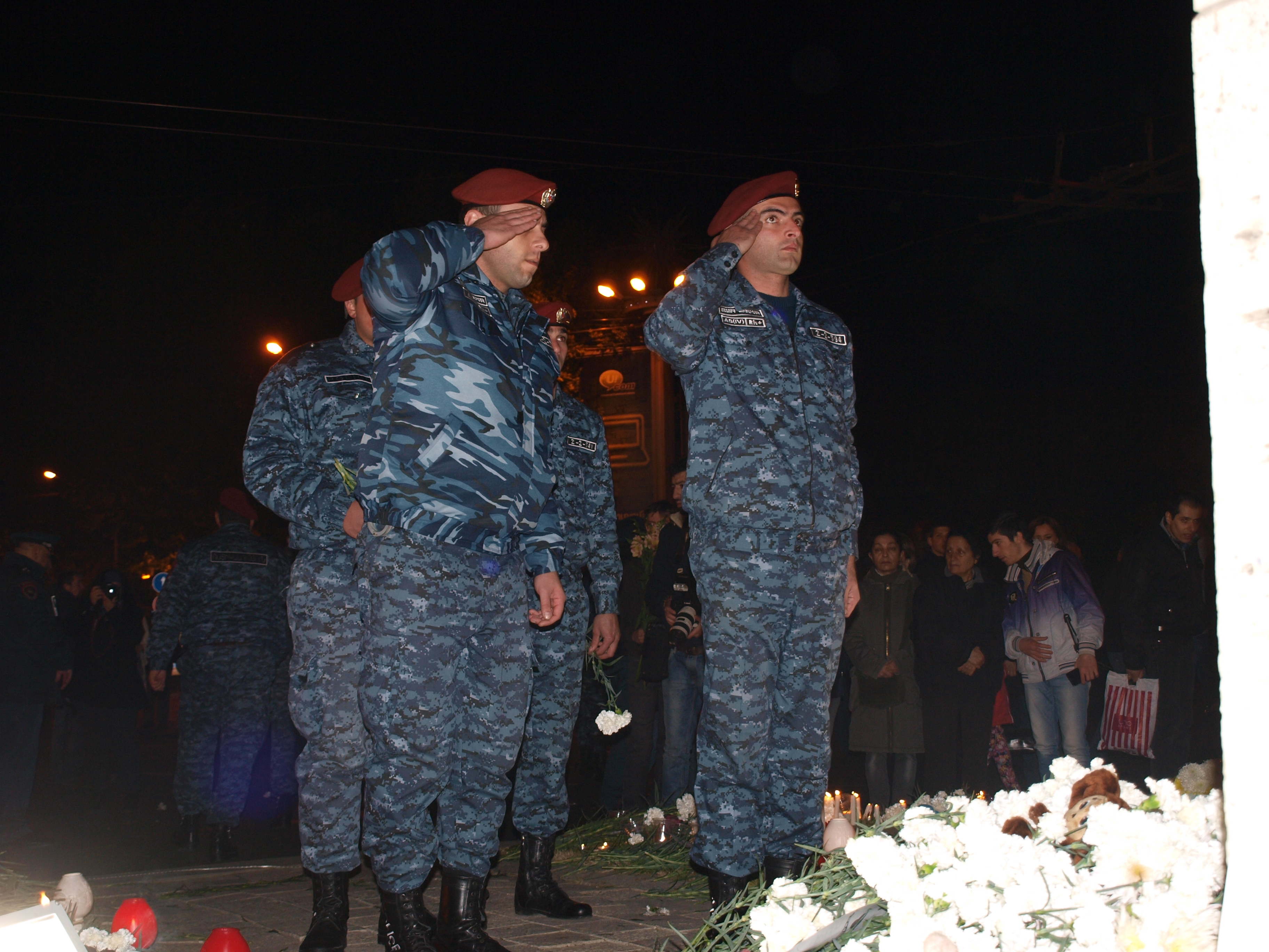 «Ֆրանսիայի համար» ակցիան Երևանում` Փարիզի ահաբեկության զոհերի հիշատակին-9