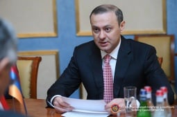 Секретарь Совбеза Армении примет участие в форуме 