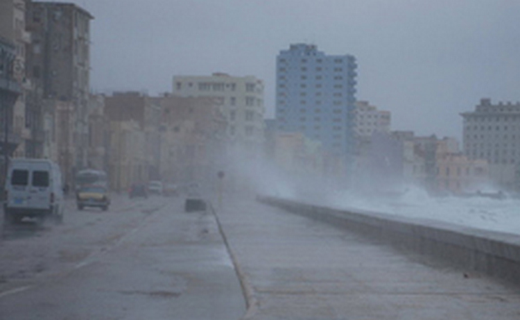 Более 5 млн человек остались без электричества в США из-за урагана "Сэнди"