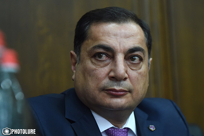 Глава фракции РПА прокомментировал слухи о том, что Серж Саргсян собирается покинуть Армению Глава фракции РПА прокомментировал слухи о том, что Серж Саргсян собирается покинуть Армению