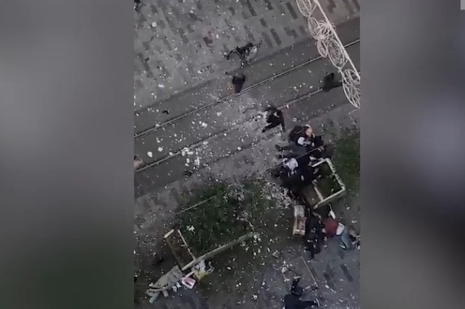 В центре Стамбула произошел взрыв: есть погибшие и раненые (ВИДЕО) В центре Стамбула произошел взрыв: есть погибшие и раненые (ВИДЕО)