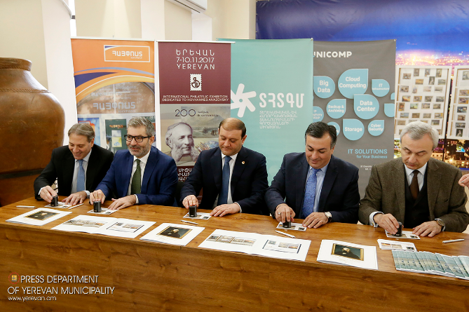 Հովհաննես Այվազովսկու 200-ամյակին նվիրված հինգ նամականիշով նոր գեղաթերթիկ է մարվել Երևանում Հովհաննես Այվազովսկու 200-ամյակին նվիրված հինգ նամականիշով նոր գեղաթերթիկ է մարվել Երևանում