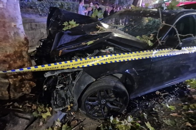 Ողբերգական ավտովթար Երևանում. վարորդի 31–ամյա նշանածը տեղում մահացել է