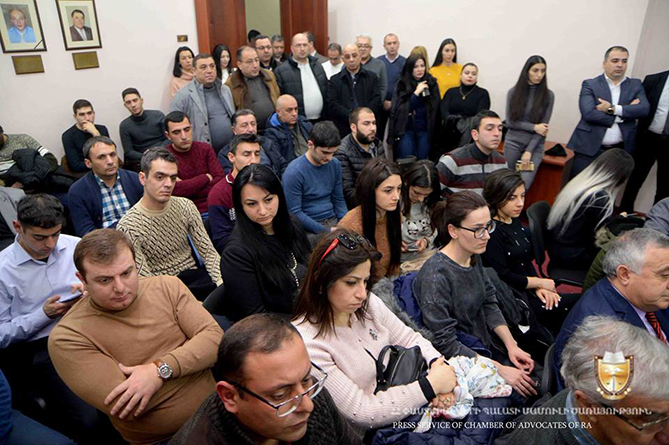 Армянские адвокаты пригрозили акциями протеста в случае неадекватной реакции властей на оскорбления в их адрес Армянские адвокаты пригрозили акциями протеста в случае неадекватной реакции властей на оскорбления в их адрес
