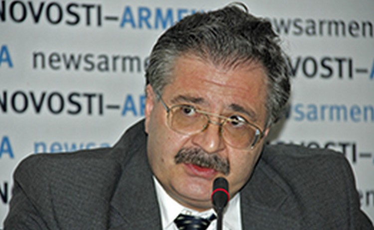 Инцидент с расстрелом семьи в Гюмри не должен влиять на характер отношений Армении с Россией и ЕАЭС – политолог