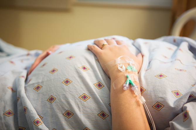 Կորոնավիրուսից 28–ամյա ծննդկան է մահացել, կեսարյան հատմամբ ծնված երեխայի վիճակը բավարար է