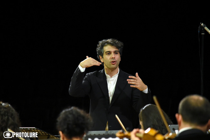 Известный дирижер Сергей Смбатян пожертвовал гонорар от предстоящего концерта детям Арцаха (ВИДЕО)