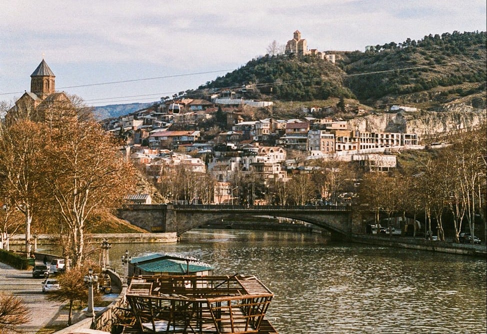 Армения вошла в тройку стран по числу визитов в Грузию в первом полугодии