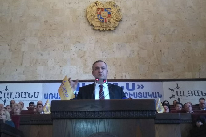 Партия "Альянс" выдвинет своего кандидата на пост премьера Армении и примет участие в выборах (ВИДЕО) Партия "Альянс" выдвинет своего кандидата на пост премьера Армении и примет участие в выборах (ВИДЕО)