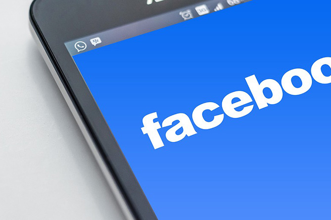 Facebook–ն այսուհետ կարող է «բացել» փակ աչքերը լուսանկարներում