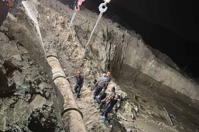 Завершен ремонт водопровода "Арзни-1", авария на котором оставила без воды почти половину Еревана Завершен ремонт водопровода "Арзни-1", авария на котором оставила без воды почти половину Еревана