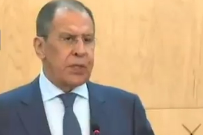 «Мы вам не очень мешаем?» Лавров в Баку рассердился на операторов (ВИДЕО) «Мы вам не очень мешаем?» Лавров в Баку рассердился на операторов (ВИДЕО)