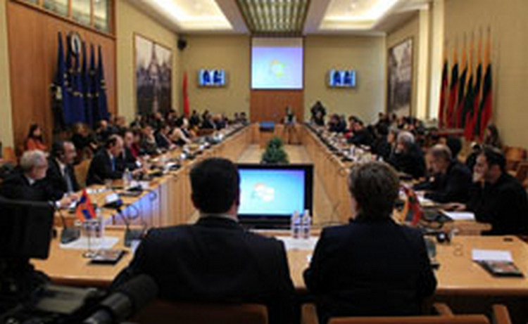 Карабах привержен демократическому пути государственного строительства – глава МИД НКР