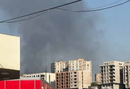 Сильный пожар полыхает в одном из производственных цехов в пригороде Еревана (ФОТО)