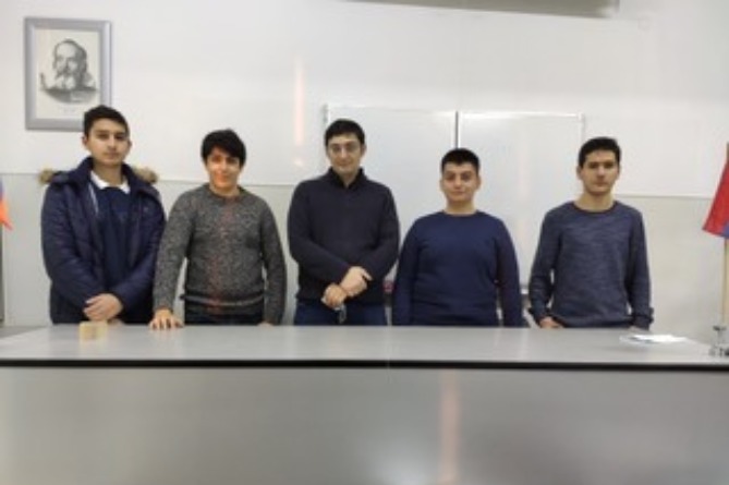 Армянские школьники завоевали три медали на международной олимпиаде по физике