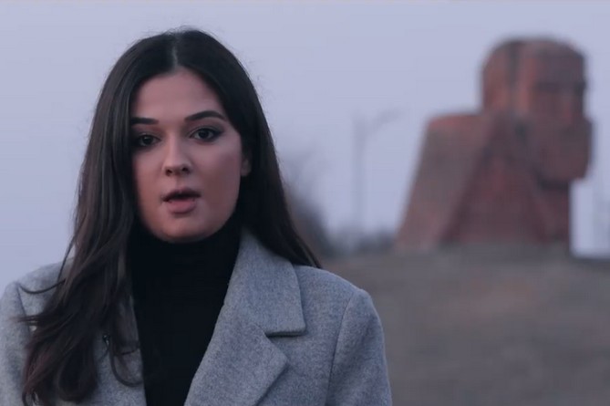  Сотни молодых арцахцев участвовали во флешмобе с целью информирования мира о блокаде со стороны режима Алиева (ВИДЕО)