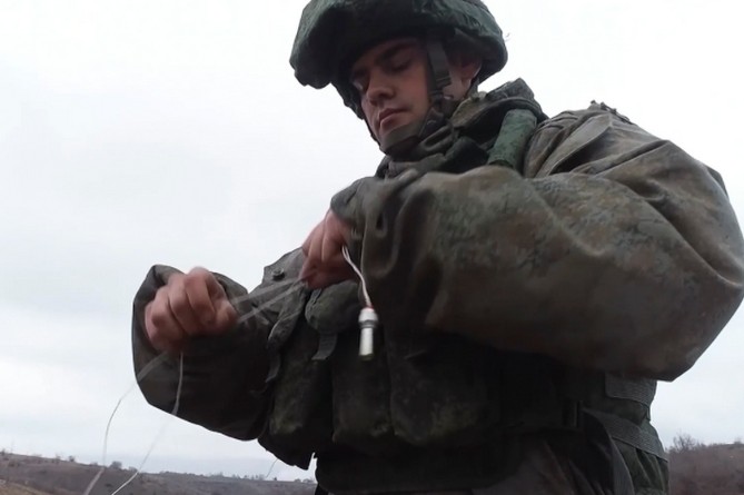  Артиллерийские снаряды и танковые боеприпасы обезврежены российскими саперами в арцахском Мартуни