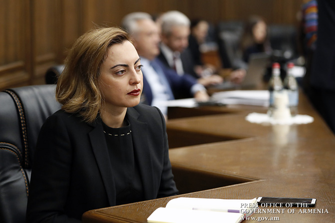 Փաշինյանի գործոնը կայունացնող է, իշխանությունները համաձայն չեն վարչապետի փոփոխությանը. փոխխոսնակ