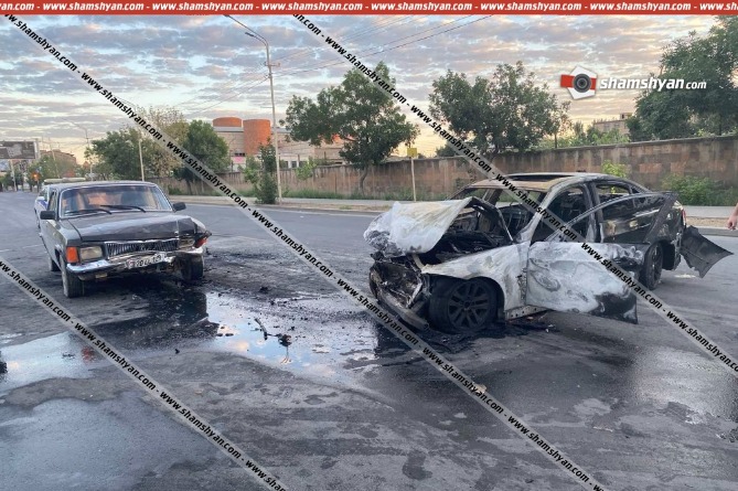 Автомобиль BMW превратился в груду обгоревшего металла после аварии в Армении Автомобиль BMW превратился в груду обгоревшего металла после аварии в Армении