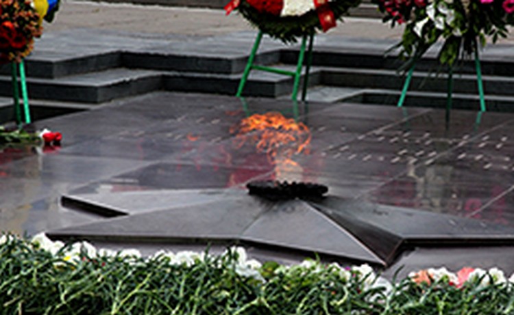 Памятник, посвященный 70-летию Победы в Великой Отечественной войне, открыт в Ереване Памятник, посвященный 70-летию Победы в Великой Отечественной войне, открыт в Ереване