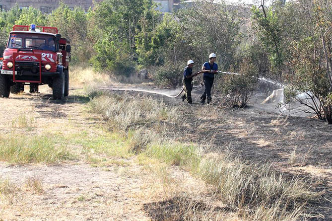 Число пожаров в Армении в 2015 году возросло в 2,5 раза – МЧС Число пожаров в Армении в 2015 году возросло в 2,5 раза – МЧС