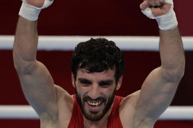 Оганес Бачков разгромил турецкого спортсмена на чемпионате мира по боксу (ВИДЕО) Оганес Бачков разгромил турецкого спортсмена на чемпионате мира по боксу (ВИДЕО)