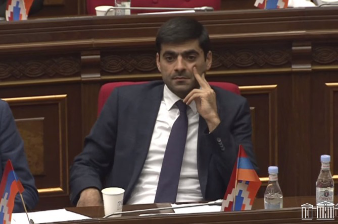 Мгер Саакян поддержит ходатайство о лишении себя депутатской неприкосновенности Мгер Саакян поддержит ходатайство о лишении себя депутатской неприкосновенности