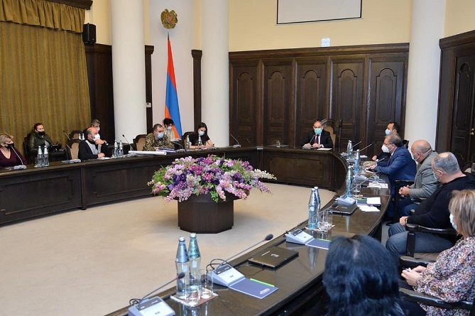 Վարչապետն այսօր ևս հանդիպել է արցախյան պատերազմի ընթացքում գերեվարված, անհետ կորած զինվորականների և քաղաքացիական անձանց ընտանիքների անդամների հետ (ՖՈՏՈ) Վարչապետն այսօր ևս հանդիպել է արցախյան պատերազմի ընթացքում գերեվարված, անհետ կորած զինվորականների և քաղաքացիական անձանց ընտանիքների անդամների հետ (ՖՈՏՈ)