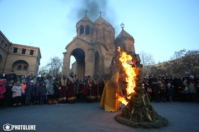 Костры для влюбленных: Армения празднует Трндез  