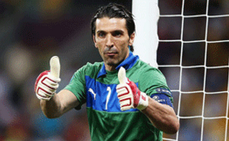 Буффон - лучший футбольный голкипер XXI века по версии IFFHS
