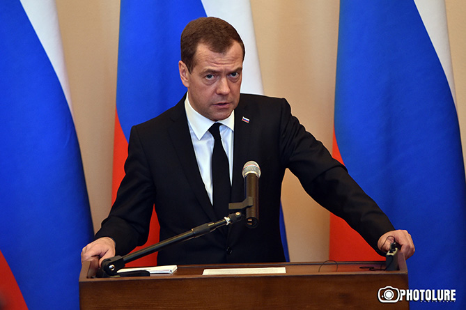Медведев: концепцию формирования к 2025 году рынка нефти в ЕАЭС могут утвердить 20 мая Медведев: концепцию формирования к 2025 году рынка нефти в ЕАЭС могут утвердить 20 мая