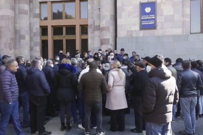 Արցախում մնացած հայ զինվորների ծնողները պահանջում են նրանց հայրենիք վերադարձնել. հնչեցվել են պահանջներ և ժամկետներ Արցախում մնացած հայ զինվորների ծնողները պահանջում են նրանց հայրենիք վերադարձնել. հնչեցվել են պահանջներ և ժամկետներ